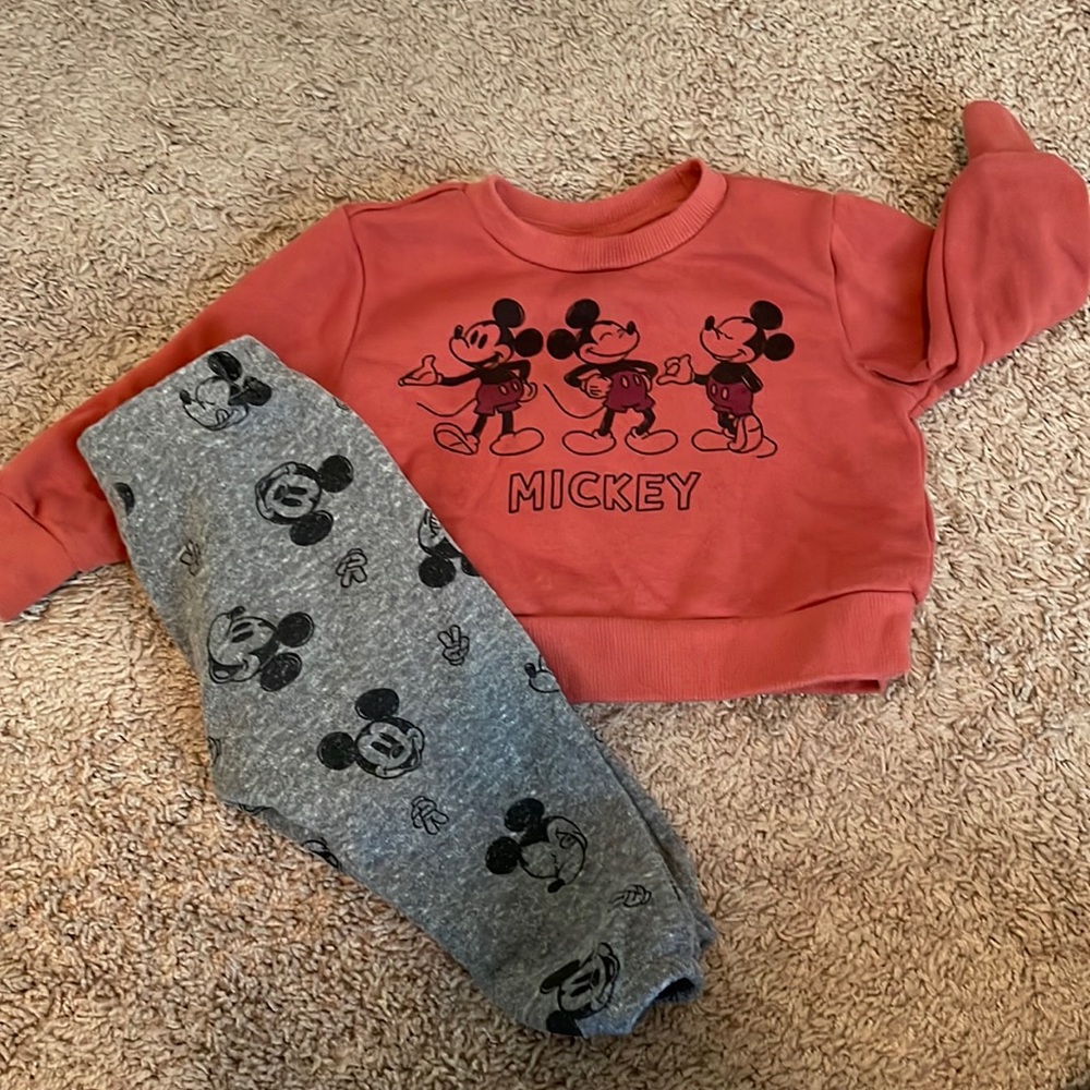 2 Piece Mickey Mouse set